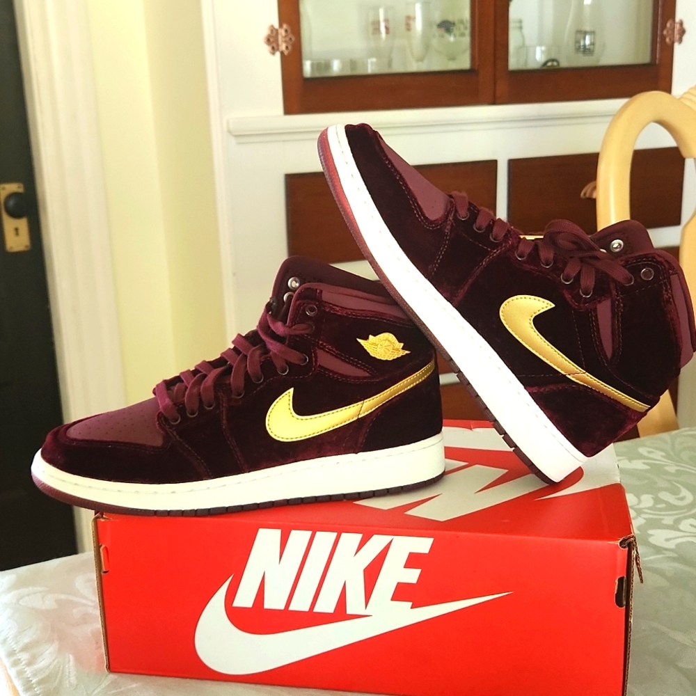 Jordan retro 1 Heiress Night Maroon